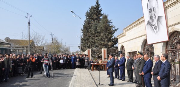 Gəncədə abadlıq işləri davam etdirilir