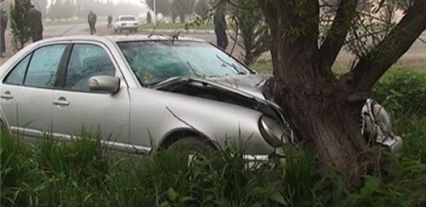 Azərbaycanda polis qəza törətdi, ölən var - FOTO