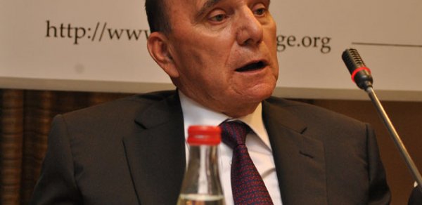 Elxan Süleymanov Avronest rəhbərliyinə etiraz məktubu göndərib