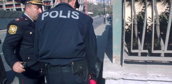 Azərbaycanda hamilə qadın 5 yaşlı oğlu ilə birlikdə yoxa çıxdı