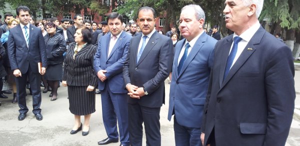Əli Abbasovla Elmar Vəliyev universitetdə