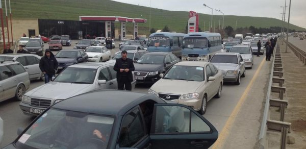 Bakı-Sumqayıt yolunu iflic edən tıxacdan -  EKSKLÜZİV VİDEO