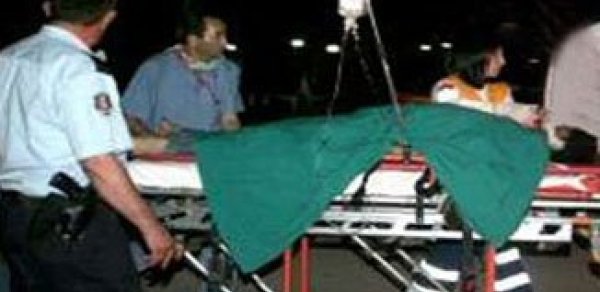 18 yaşlı sürücü atasının maşını ilə 3 nəfəri vurdu