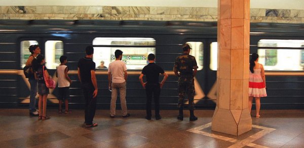 Bakı metrosunda problem yaranıb