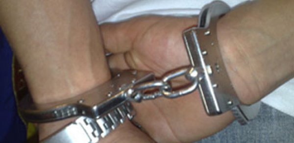 Bakıda baş kəsmək istəyən şəxsi polis tutdu
