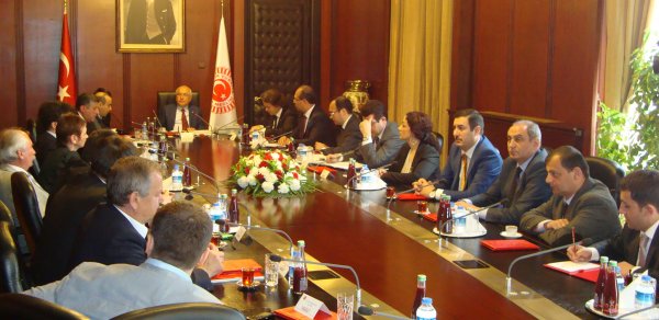 Cəmil Çiçək Azay Quliyevin rəhbərlik etdiyi nümayəndə heyətilə görüşüb