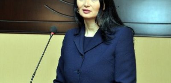 Qənirə Paşayeva Giresuna gedir