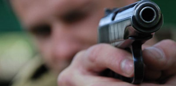 ‘Bakı’ reostoranının qarşısında atışma