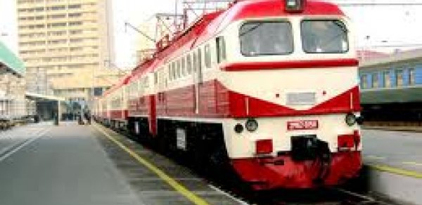 Bakı-Moskva qatarı yük maşını ilə toqquşdu -  RƏSMİ 