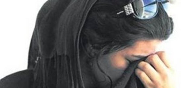 Bakıda küçənin ortasında qadının burnunu sındırdılar