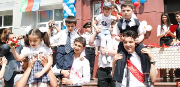 Bakıda 21 min şagird üçün son zəng çalınacaq