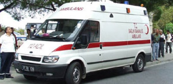 Ehtiyatsızlıqdan yıxılan usta öldü