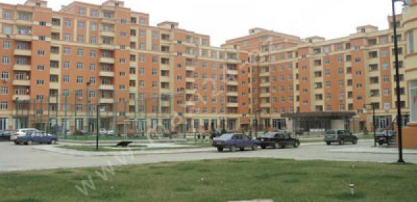 ‘Yeni Bakı’ yaşayış massivindəki bina çat verdi -  FOTO