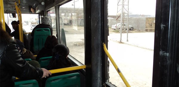 Bakıda avtobusdan yıxılan sərnişin ölüb
