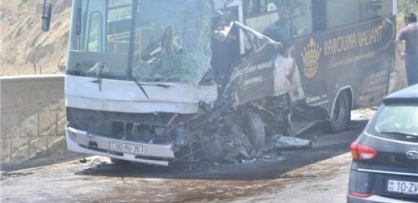 Bakıda qəzaya düşən sərnişin avtobusunun –  FOTOLARI 