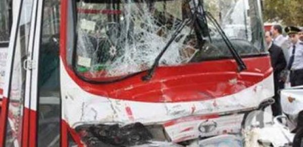 Bakıda sərnişin avtobusu qəzaya uğradı:  yaralılar var 