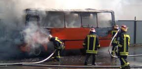 Bakıda avtobus yandı