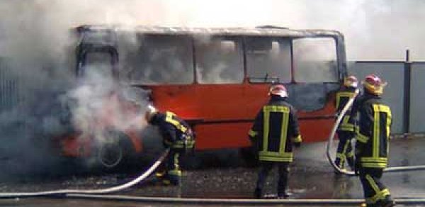 Bakıda avtobus yandı