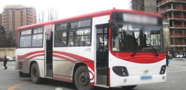 ‘Elə bil avtobusda deyil, hansısa qırıcı raketin üstündə gedirik’ – ŞİKAYƏT 