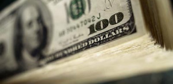 Bakıda avtomobildən 20 min dollar oğurlandı
