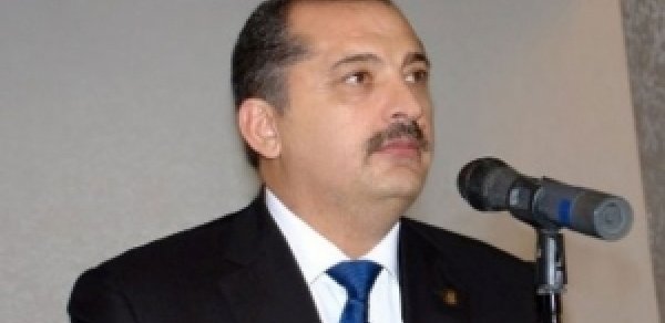İcra başçısı keçmiş deputatı məhkəməyə verdi