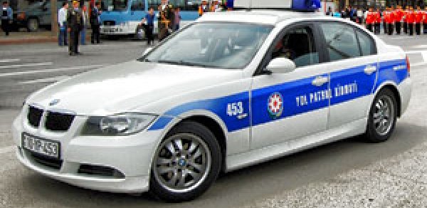 Bakıda yol polisi sürücünü təhqir etdi –  VİDEO 