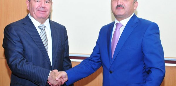 Nazir Müşfiq Əmirovu təltif etdi