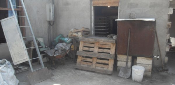 Azərbaycanda çirkab içində fəaliyyət göstərən şirniyyat sexi bağlandı - FOTOLAR