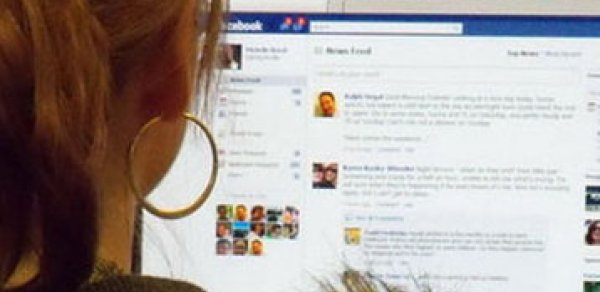 Bakıda gənc qızın Facebook macərası oğlanlar arasına qan saldı