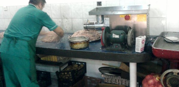 ‘Ağ Saray’ın mətbəxində bunlar tapıldı - FOTOLAR