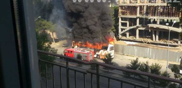 Bakıda sərnişin avtobusu belə yandı - FOTOLAR