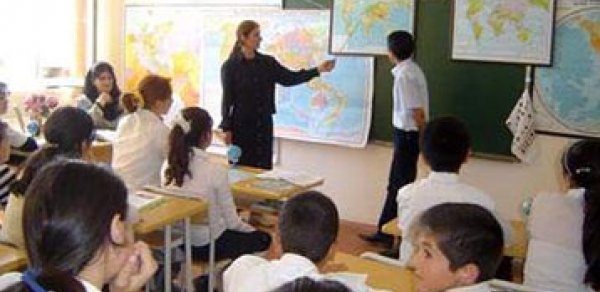 Azərbaycanda şagirdlərin yay istirahətinin vaxtı azaldılacaq?
