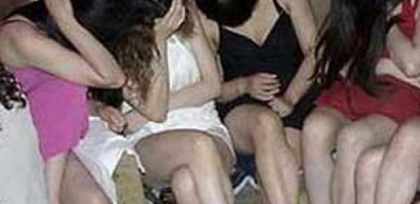 Şəkidə kafeni fahişəxanaya çevirən kişi tutuldu