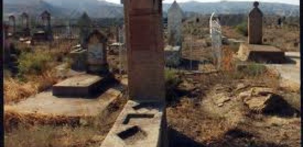 Bakıda qadın qəbiristanlıqda qətlə yetirildi