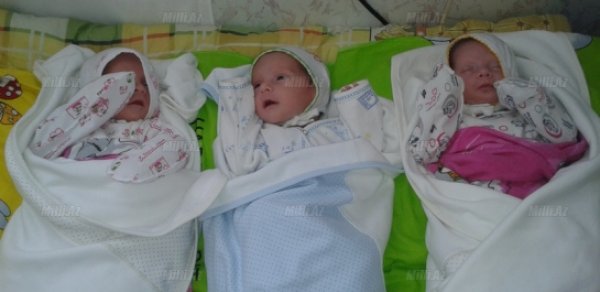 Bakıda üçəm doğan qadını əri atdı -  FOTOLAR 