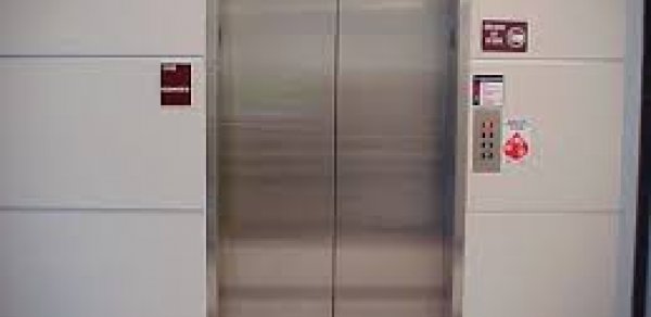Bakıda 7 yaşlı uşaq liftin şaxtasında can verdi