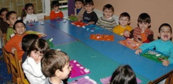 Azərbaycanda bağçalarda uşaqlara niyə yer tapılmır? - ARAŞDIRMA