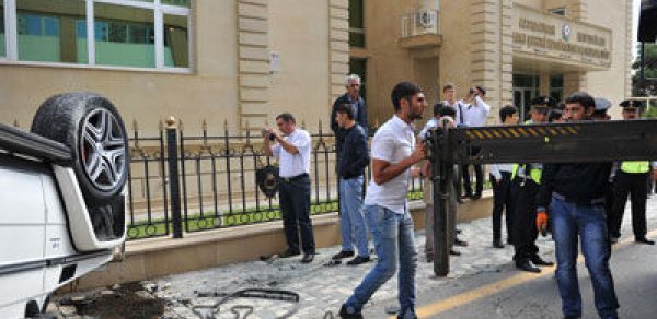 Bakıda ‘Gelandewagen’ aşdı -  FOTOLAR 