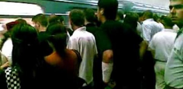 Bakı metrosunda yenə narazılıq