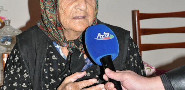 125 yaşlı nənə səs verdi -  FOTO 