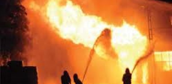 Bakıda yanğından xilas olunan 6 yaşlı uşaq xəstəxanaya aparılarkən yolda ölüb