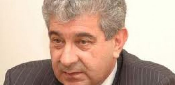 "Qarşıda duran vəzifə səhiyyə xidmətinin keyfiyyətinin yaxşılaşdırılmasıdır"- Əli Əhmədov