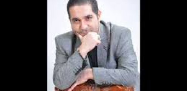 Məşhur müğənni boşanma ərizəsini yazdı