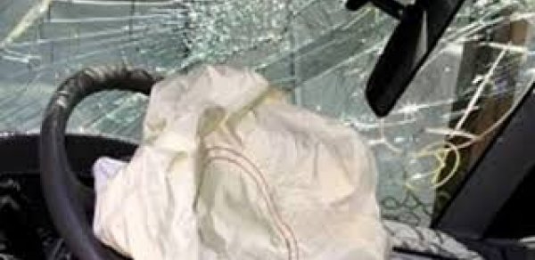 Xaçmazda sərnişin avtobusu ilə minik maşını toqquşub