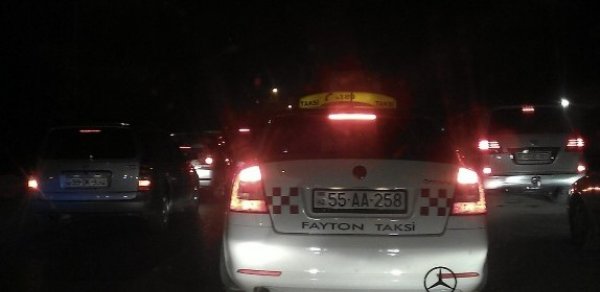 Bakı küçələrində ‘AA’ seriyalı taksi - FOTO 