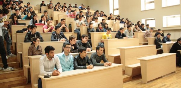 Qiyabi təhsil alanlar müəllim işləyə bilməyəcək? -  ARAŞDIRMA 