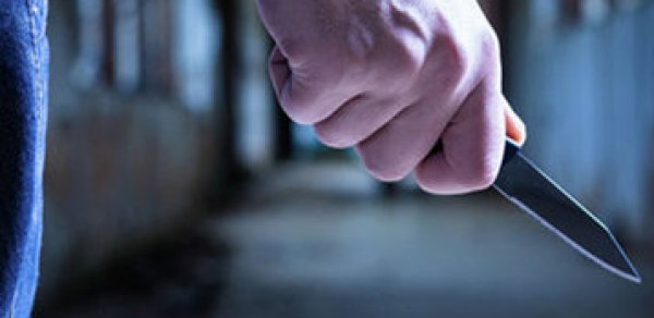 Azərbaycanda 18 yaşlı oğul anasının canına qıydı