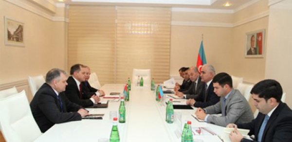 Şahin Mustafayev Belaruslu həmkarı ilə görüşüb
