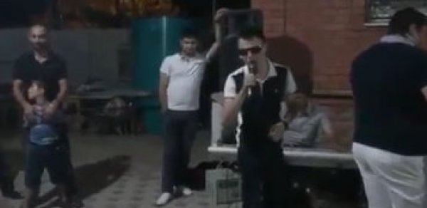 Erməni müğənnisi Azərbaycan dilində oxuyur -  VIDEO