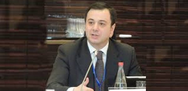 Elşad İskəndərov Hacı Şahin Həsənliyə sui-qəsd hazırlanmasına münasibət bildirib